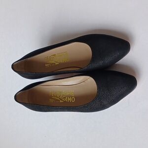 Salvatore Ferragamo RIO Textured Suede Leather Pumps Heels SZ 8B Black